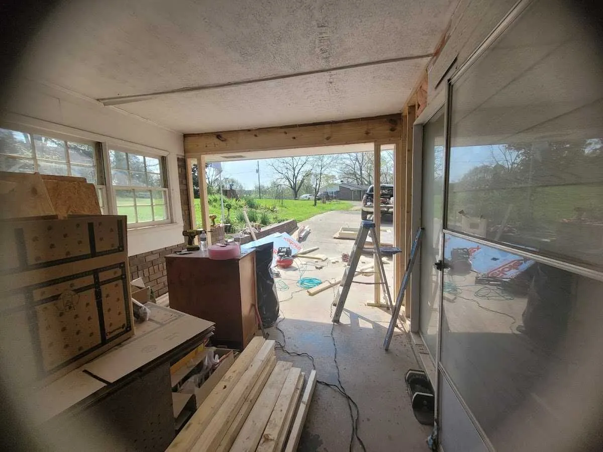 Air movers and dehumidifier for Drying & Dehumidification in Bonne Terre